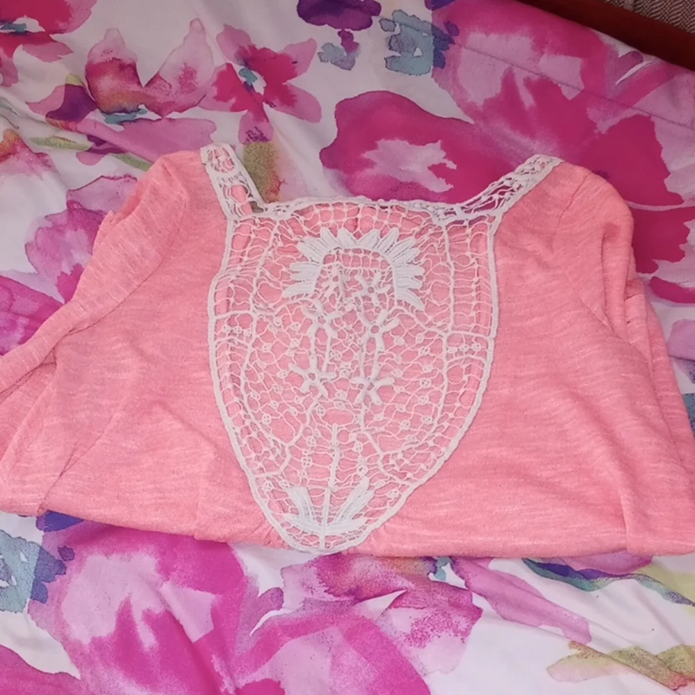 Cute Top - Picture 4 of 5